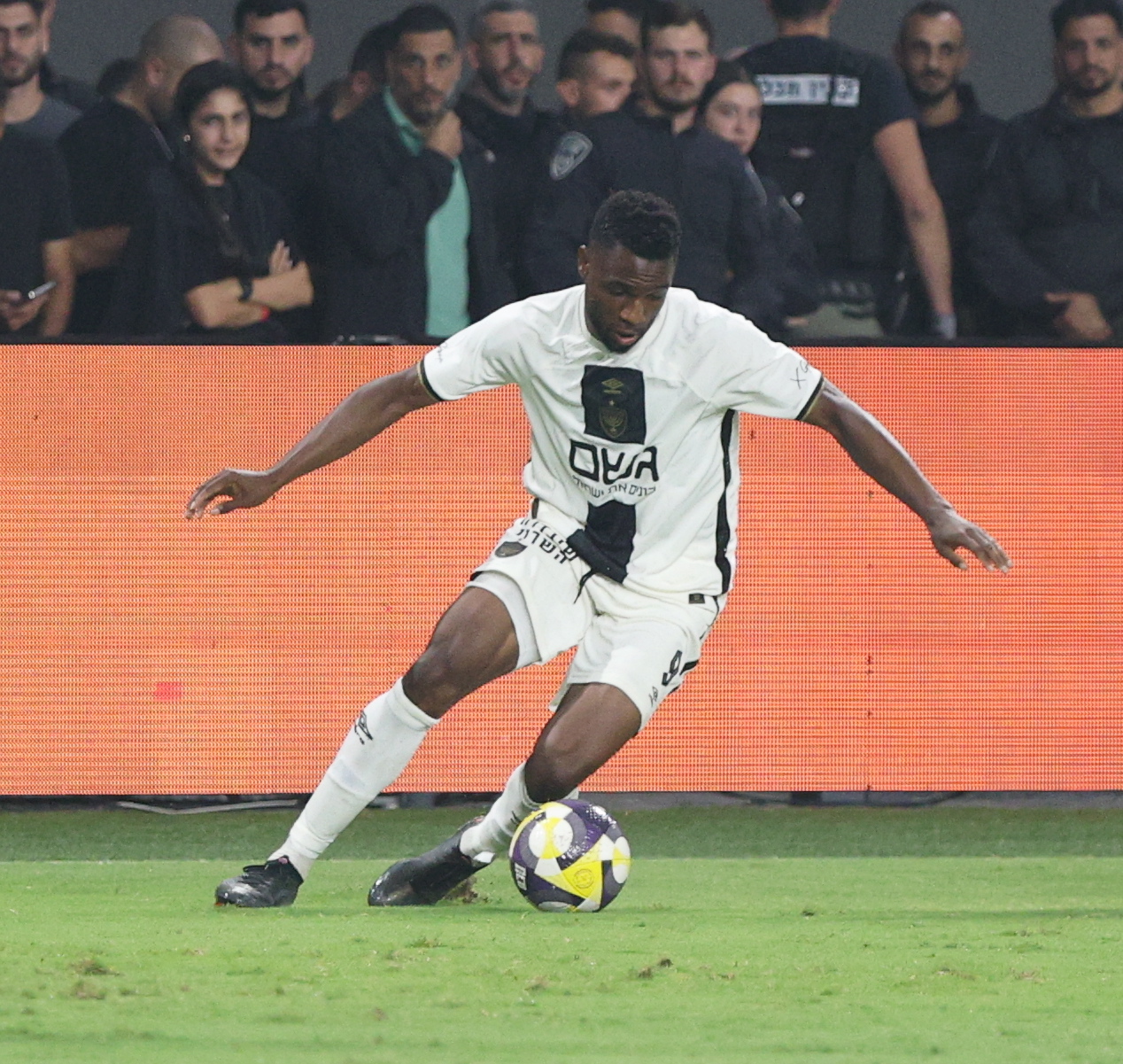 סערה במגרש: ג'קי בן זקן על הכוונת לאחר דו"ח השופט שניר לוי