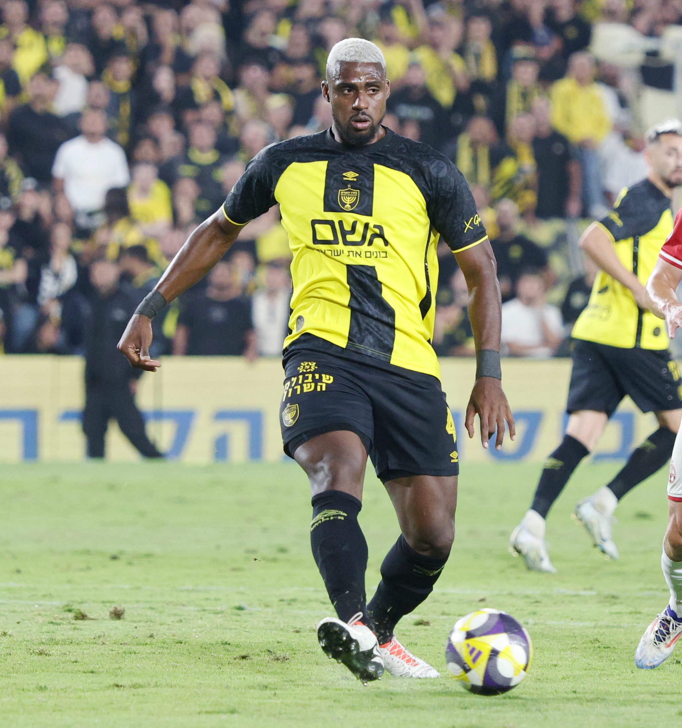 אנדריי מירון: התקווה החדשה של הפועל חיפה בהגנה